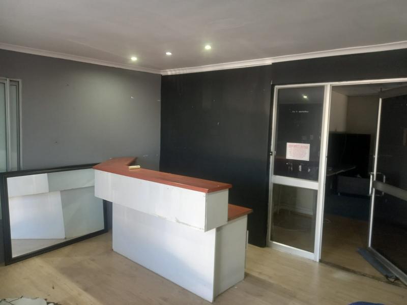 To Let commercial Property for Rent in Newton Park Eastern Cape